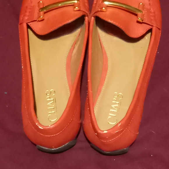 🛍️ BUNDLE ONLY 🛍️Chaps Red and Orange Loafers with Gold Accent - Picture 3 of 9